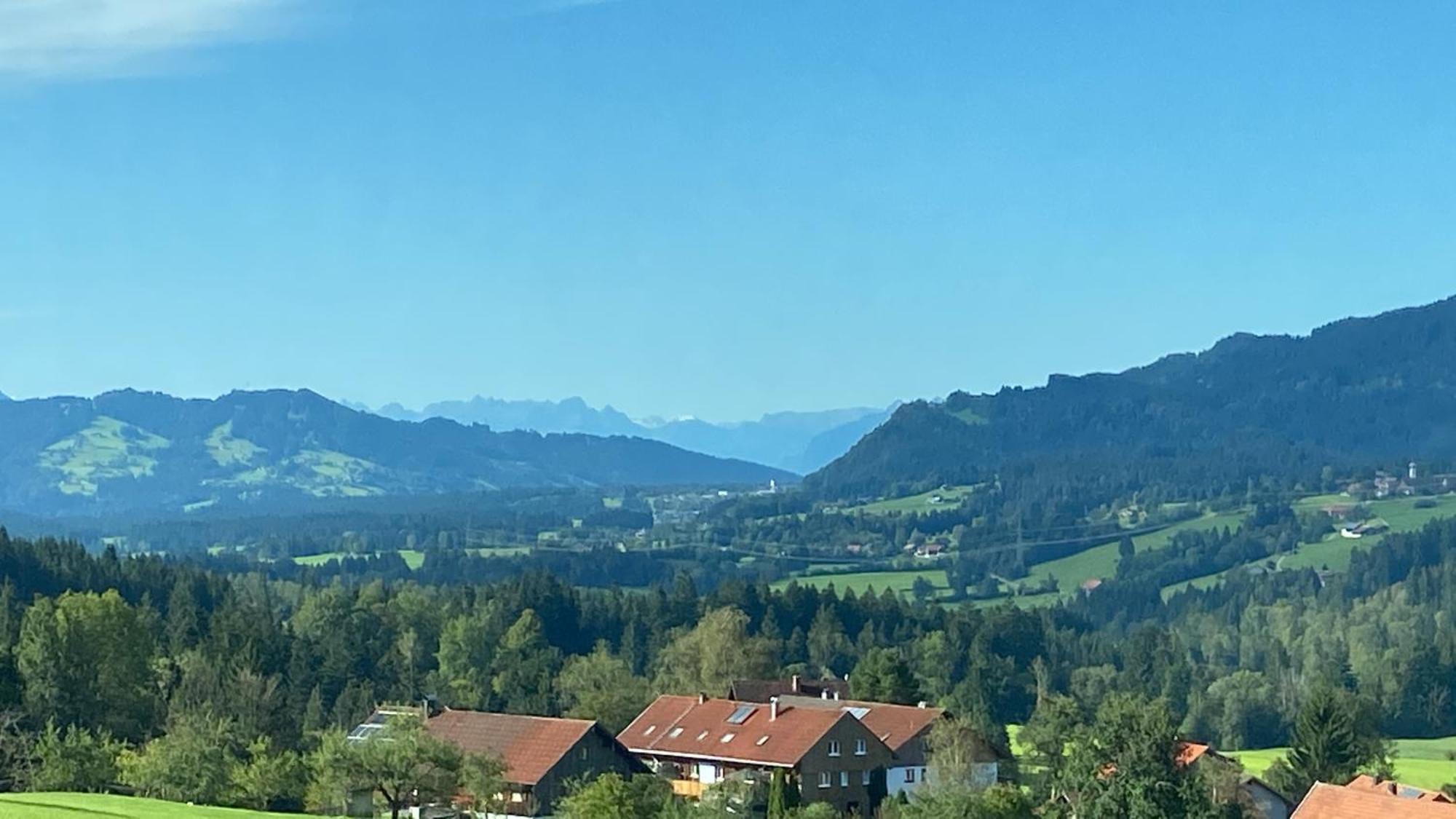 Allgaeu Cottage - Traumhafter Blick In Die Schweizer Berge Weiler-Simmerberg Exterior foto